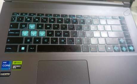 MSi - LAPTOP  i7
